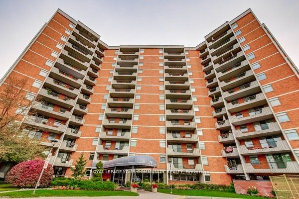 home for sale on 910-7811 Yonge Street