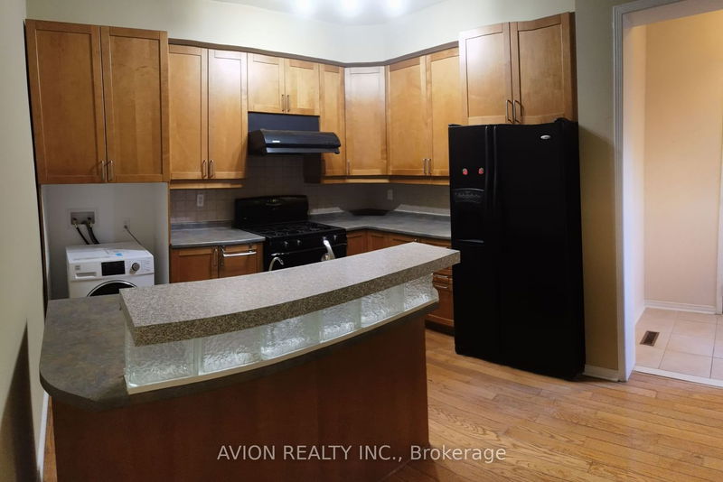 home for lease on Mainflo-428 Bur Oak Avenue