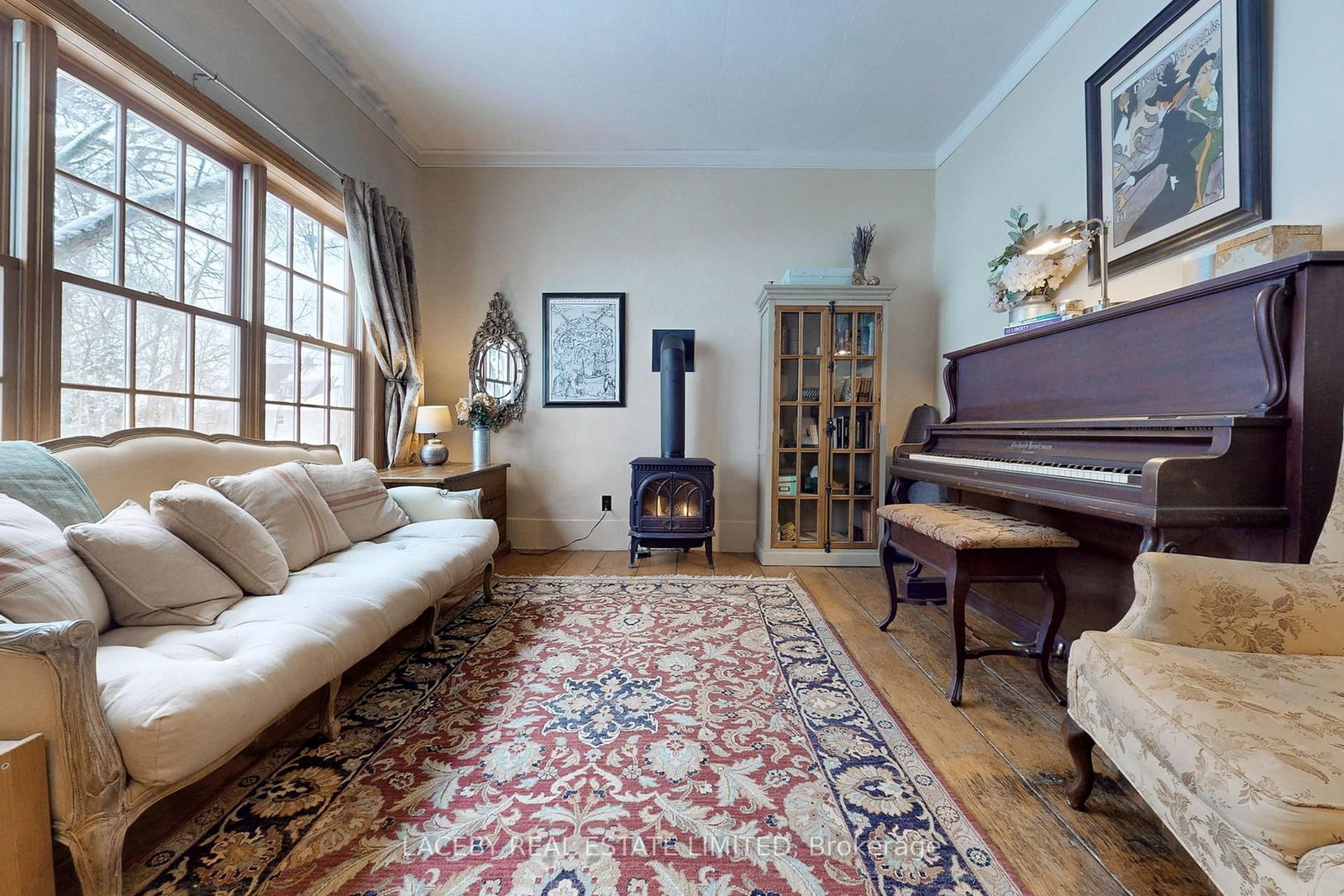 Listing Image 7