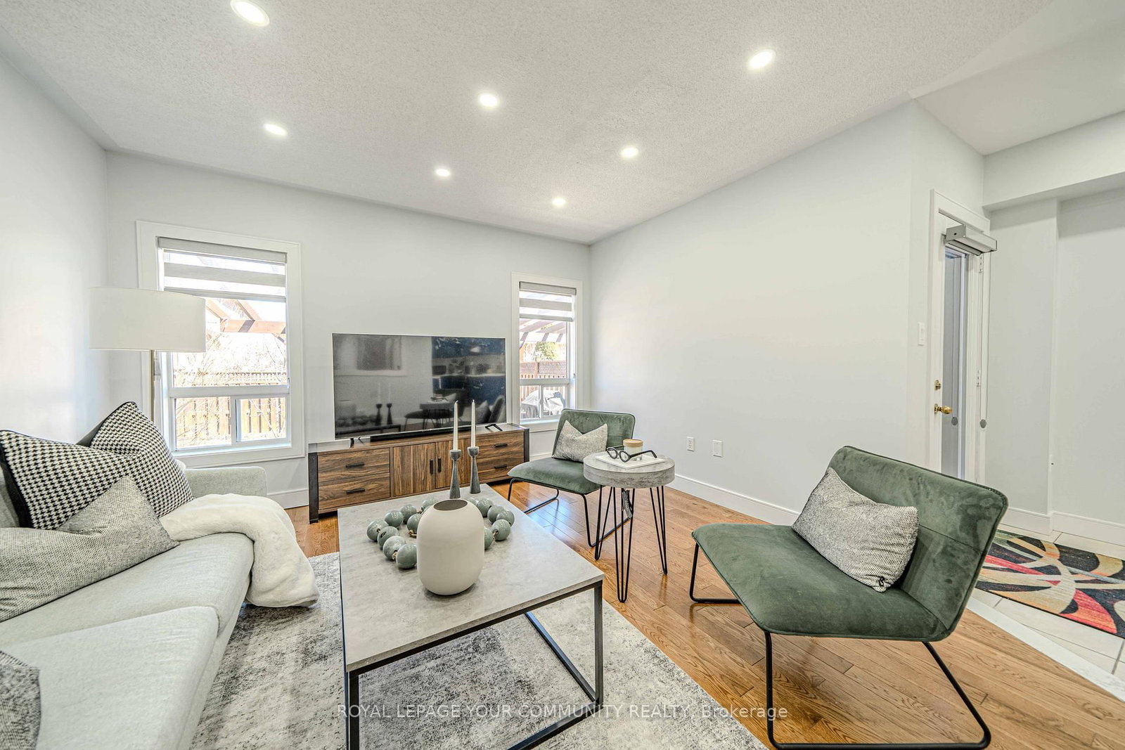 Listing Image 7