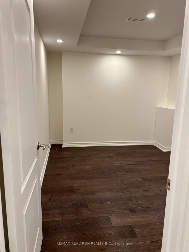 8 Finley Way, Markham, L3S 0E8 | Image 3