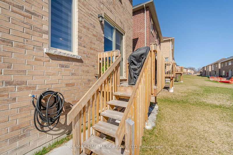 1025 Langford Blvd  Bradford West Gwillimbury, L3Z 4K9 | Image 37