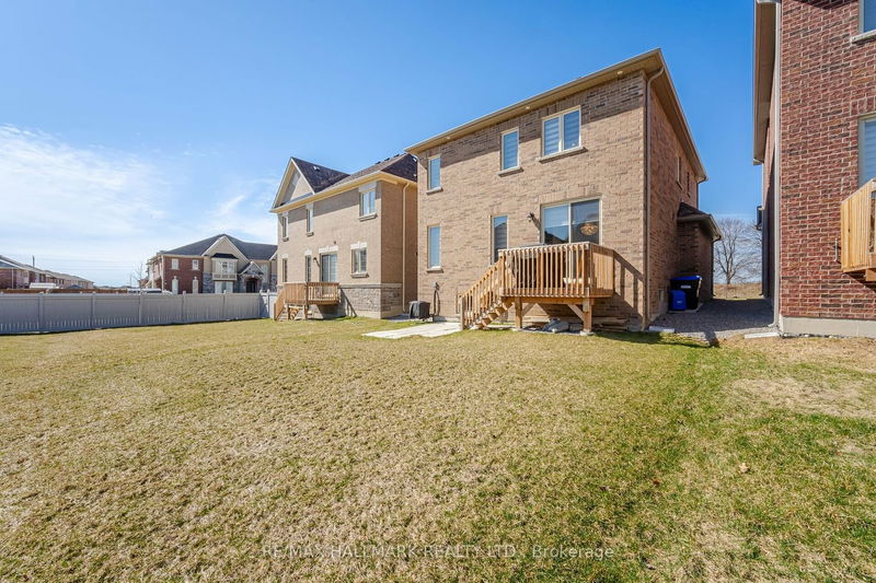 1025 Langford Blvd  Bradford West Gwillimbury, L3Z 4K9 | Image 40