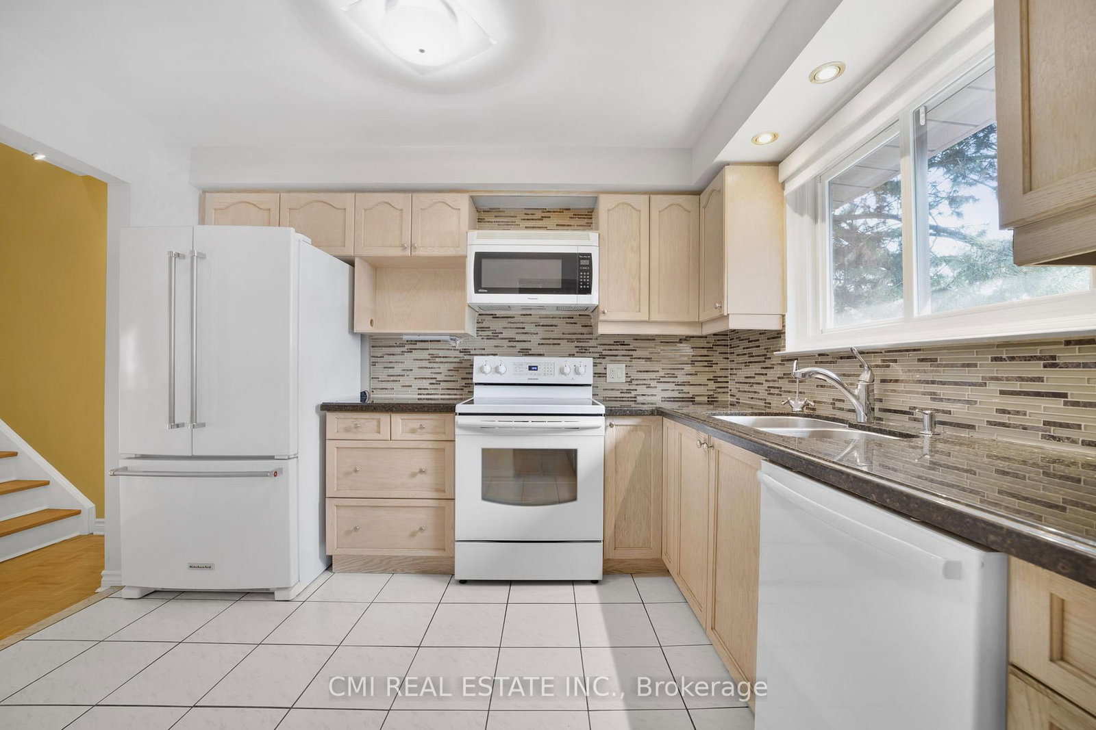 Listing Image 9