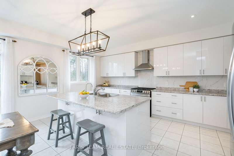 184 Brownley Lane, Essa, L0M 1B6 | Image 3