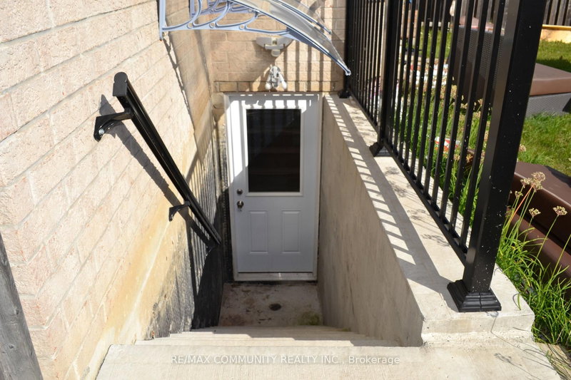 # Bsmt - 21 Berger Ave, Markham, L6B 0B6 | Image 2