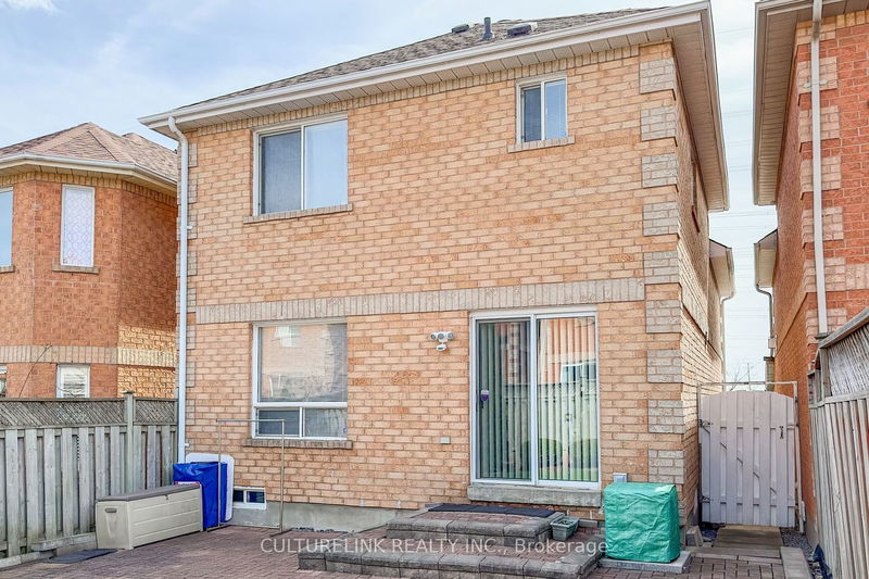 32 Clandfield St  Markham, L3S 4G5 | Image 4