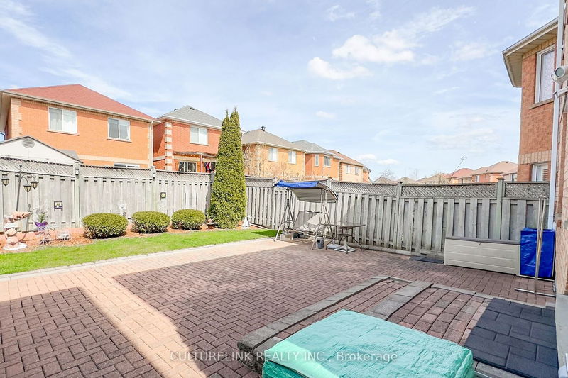 32 Clandfield St  Markham, L3S 4G5 | Image 5