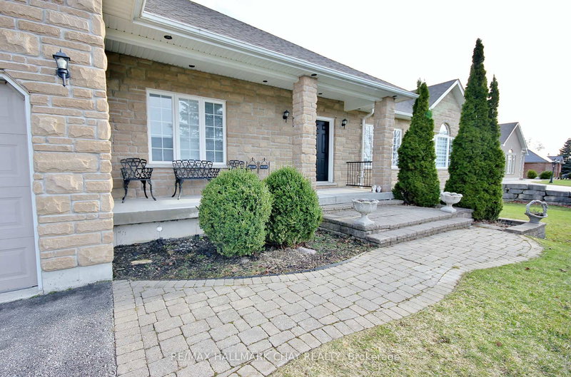 39 Vanderpost Cres, Essa, L0L 2N2 | Image 3