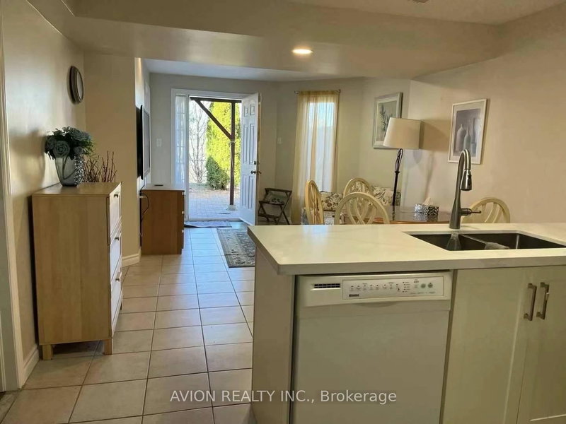 Bsmt - 32 Manorheights St, Richmond Hill, L4S 2H2 | Image 2