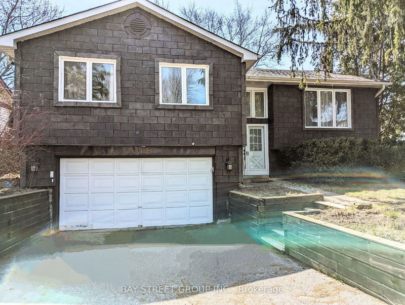 912 Janette St N Newmarket, L3Y 5K2 | Image 1