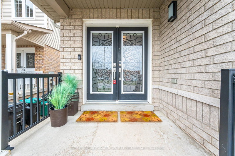 117 Professor Day Dr, Bradford West Gwillimbury, L3Z 3B9 | Image 3