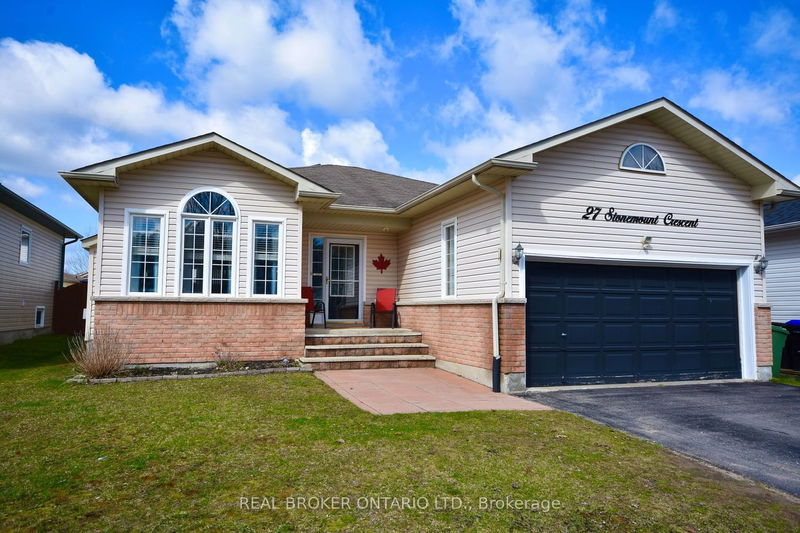 home for sale on 27 Stonemount Crescent N