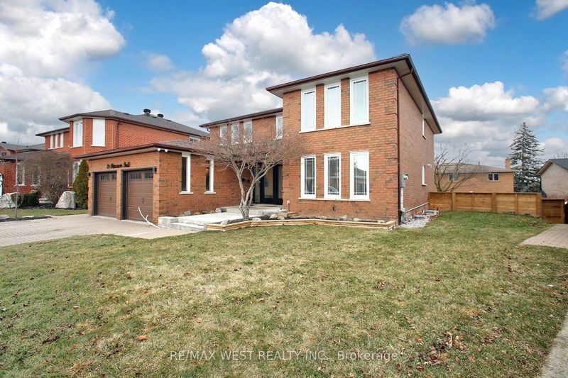 39 Moccasin Tr  Vaughan, L4L 7B6 | Image 2