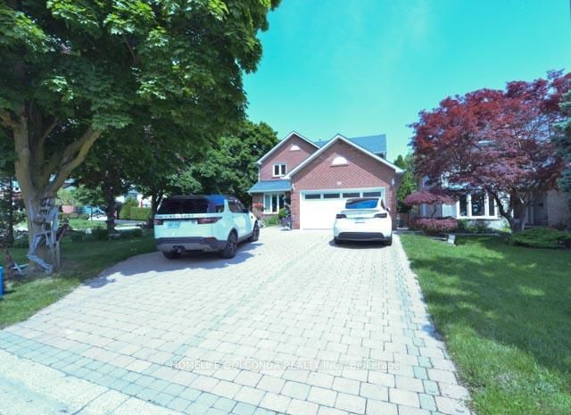 home for lease on 10 Somerset Crescent E