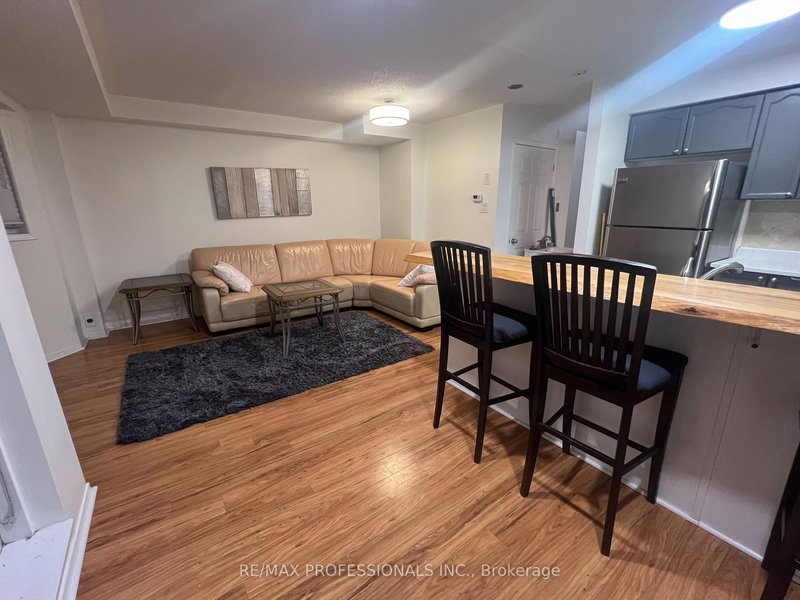 A206 - 15 Cornell Meadows Ave, Markham, L6B 1B5 | Image 2