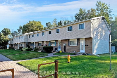 Townhouse sold at 19-40 East Street, Georgina, Ontario, L0E 1R0 - Sutton & Jackson's Point - MLS: N8253426