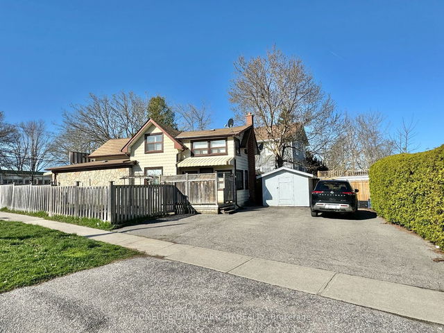 695 Srigley Street