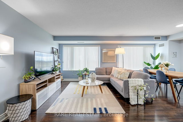 502 - 253 South Park Road