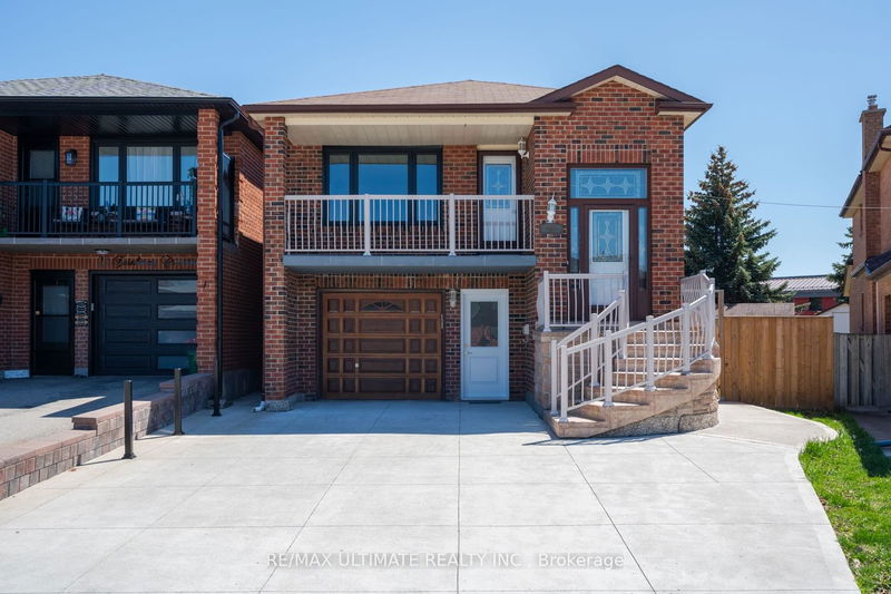 home for lease on Upper-25 Twinberry Crescent