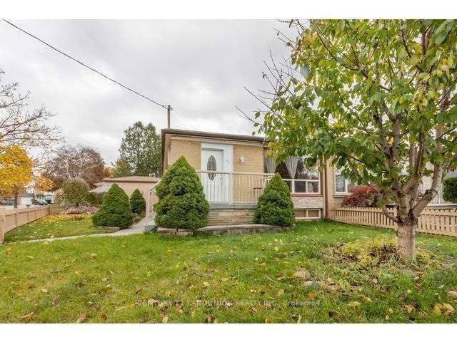 301 Browndale Crescent