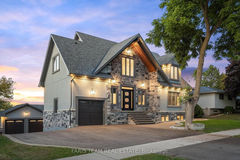 22 East John St, Innisfil, L0L 1L0 | Image 2