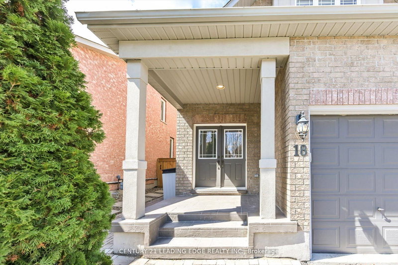 18 Kerr Lane, Aurora, L4G 0E5 | Image 3