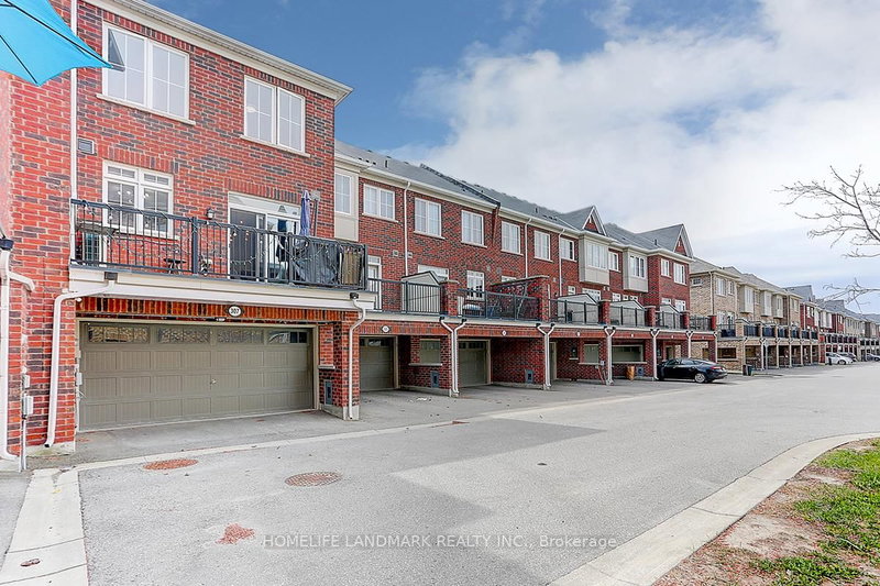 307 Dundas Way, Markham, L6E 0S8 | Image 3