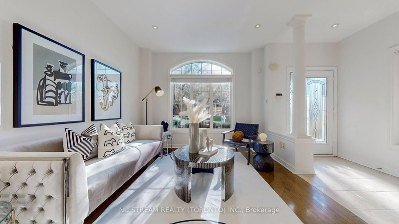 17 Bellagio Cres, Vaughan, L4K 5J9 | Image 2