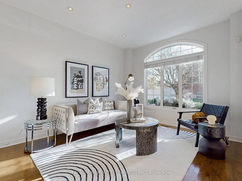 17 Bellagio Cres, Vaughan, L4K 5J9 | Image 3