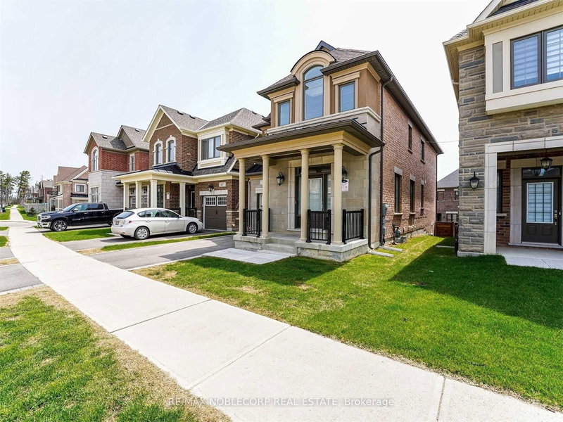 71 Pierre Berton Blvd, Vaughan, L4H 3N5 | Image 2