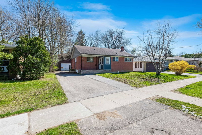 73 Murray Dr, Aurora, L4G 2C2 | Image 2