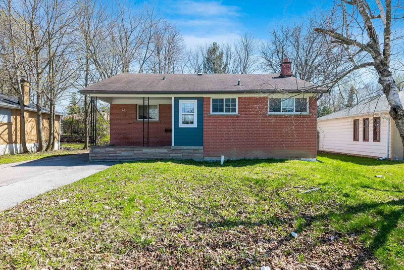 73 Murray Dr, Aurora, L4G 2C2 | Image 3