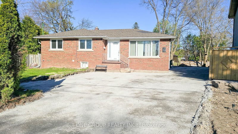home for lease on Bsmt-452 Lynett Crescent