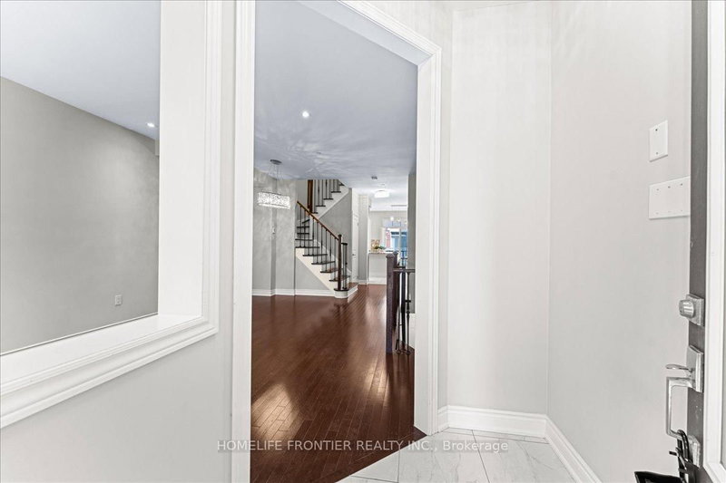 32 - 1331 Major Mackenzie Dr, Vaughan, L4A 4W4 | Image 3