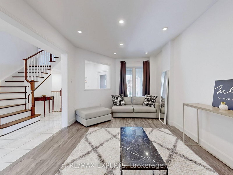 22 Wedgewood Pl, Vaughan, L4K 4X6 | Image 2