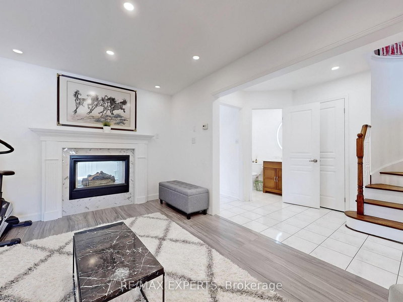 22 Wedgewood Pl, Vaughan, L4K 4X6 | Image 3