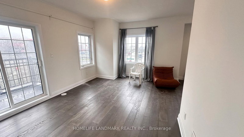 112 clippers Cres, Whitchurch-Stouffville, L4A 4X7 | Image 2