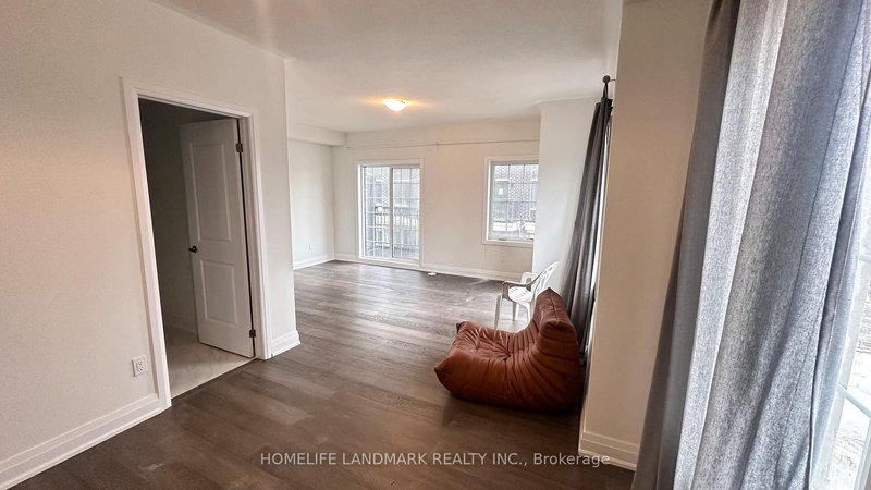 112 clippers Cres, Whitchurch-Stouffville, L4A 4X7 | Image 3