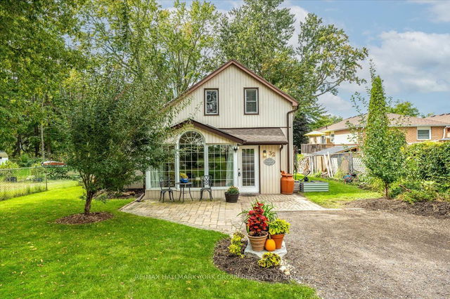 32 Tecumseth Street N