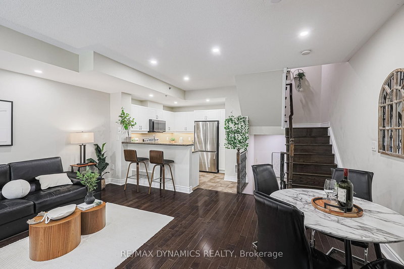 51 - 8 Brighton Pl, Vaughan, L4J 0E3 | Image 2