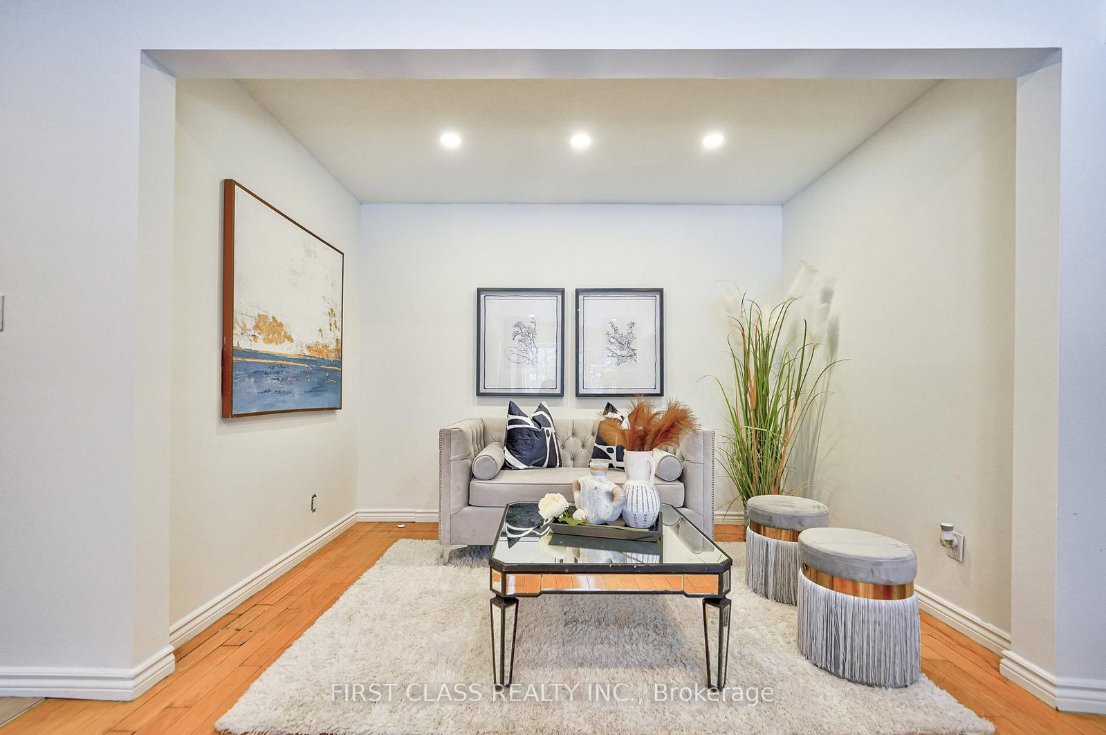 Listing Image 7