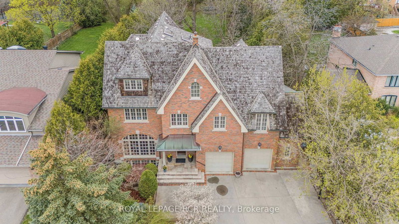 34 Garden Ave, Richmond Hill, L4C 6L9 | Image 2