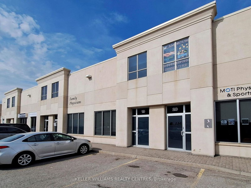 19 - 16945 LESLIE St, Newmarket, L3Y 9A2 | Image 2