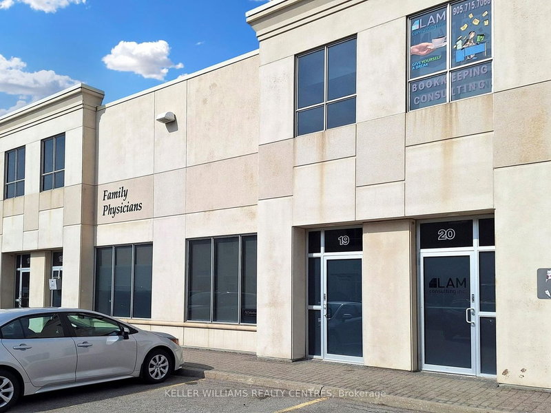 19 - 16945 LESLIE St, Newmarket, L3Y 9A2 | Image 3
