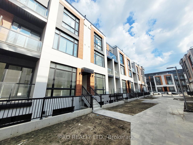 911 - 2 STECKLEY HOUSE Lane, Richmond Hill, L4S 0N4 | Image 2