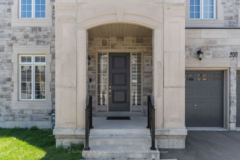 200 Farrell Rd  Vaughan, L6A 0H9 | Image 2