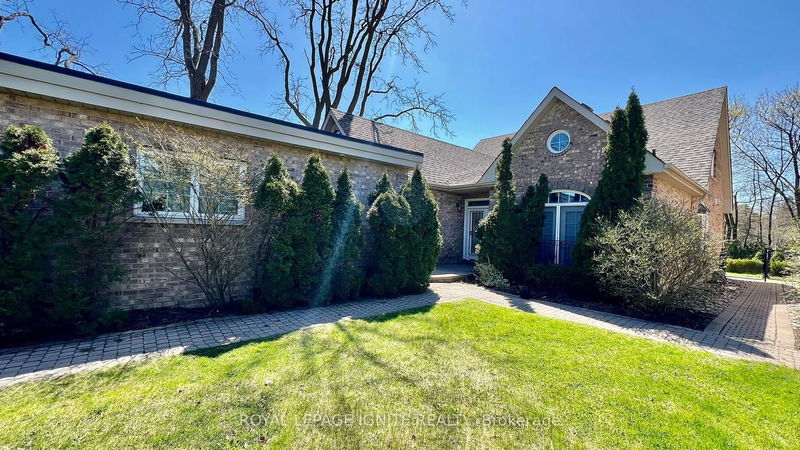 home for lease on 9836 Keele Street