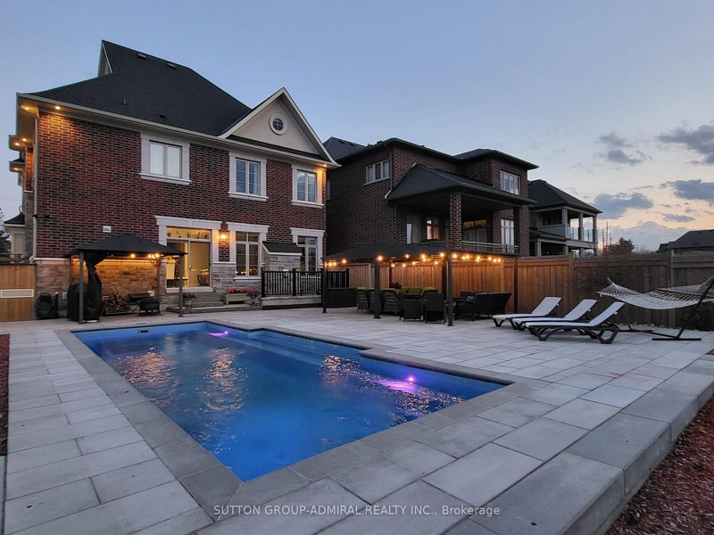 70 Bond Cres, Richmond Hill, L4E 3K4 | Image 3