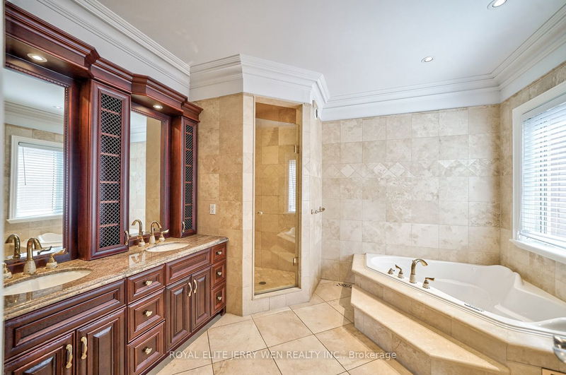 26 Ellsworth Ave  Richmond Hill, L4C 9N8 | Image 25